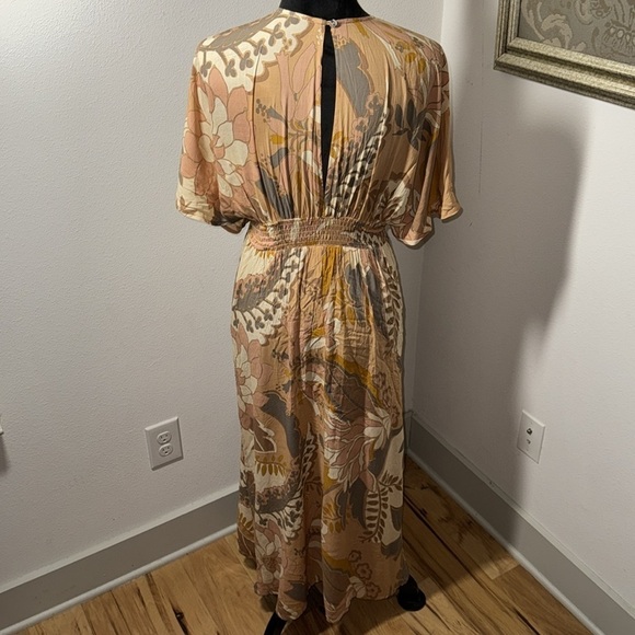 VICI kimono style V-neck natural neutral floral print maxi dress Sz S - Picture 4 of 6